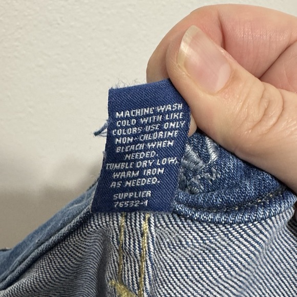 Arizona Light Wash Blue Jean Denim Distressed Mom Jeans Womens Size 15 Straight - Picture 8 of 8